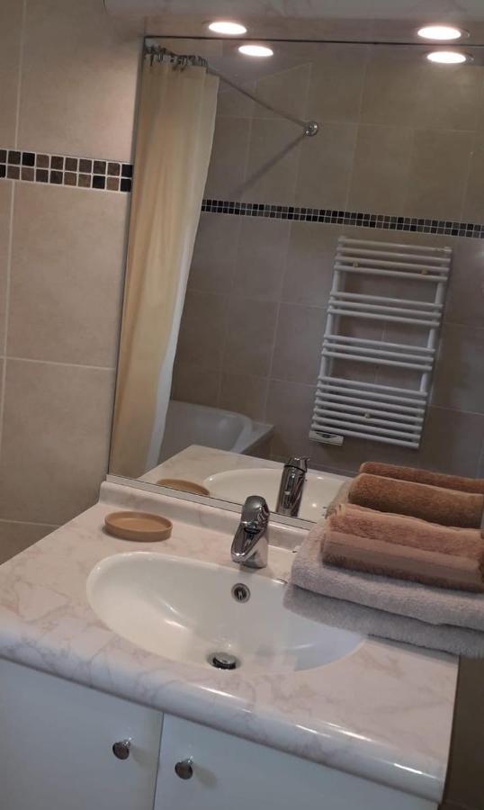 Casa Del Mar - Beautiful Two Bedroom Penthouse Apartment Sainte-Maxime Eksteriør billede